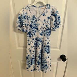 Adorable girls dress
Purchased from Francesca’s
Size girls 10